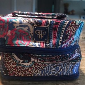 Travel jewelry case